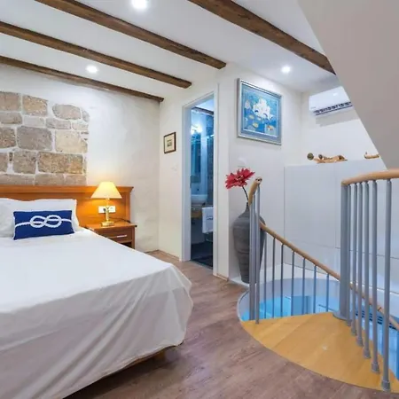 New La Barca Old Town Apartment