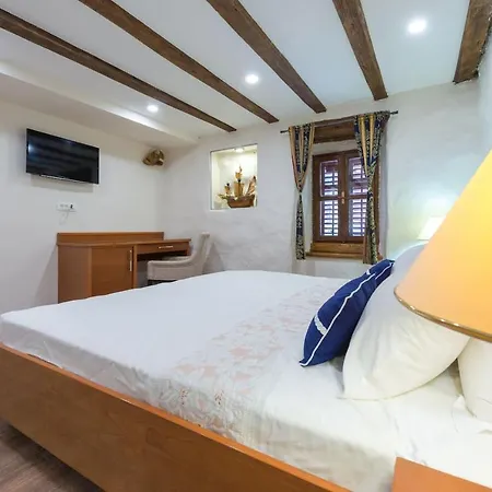 New La Barca Old Town Dubrovnik